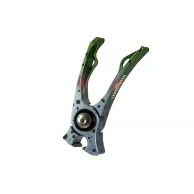 Umpqua Riverrun Nipper w/ Lanyard | Artist Series