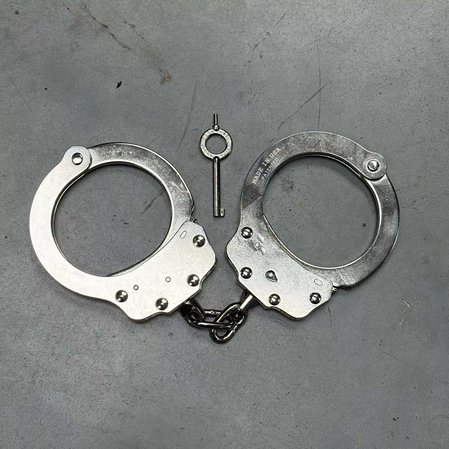 Zero9 Peerless Handcuffs